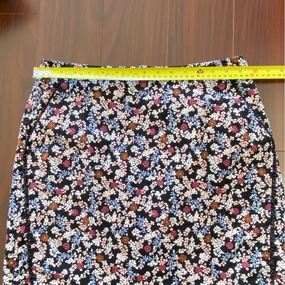 Pocket Skirt from LOFT - Picture 3 of 5